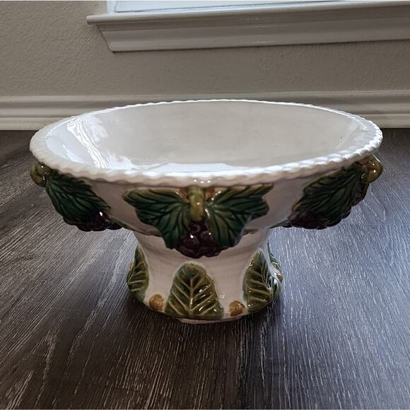 Vintage Italian Majolica Style large Pedestal Bowl with Grape Design‎ - Picture 1 of 15
